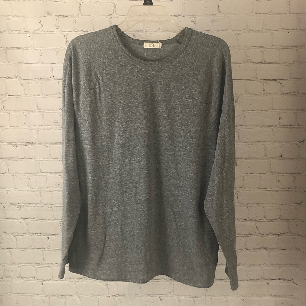 SHIRT - Women's Ugg Brand Gray Colored Long Sleeve Crew Neck T-Shirt. Size Large